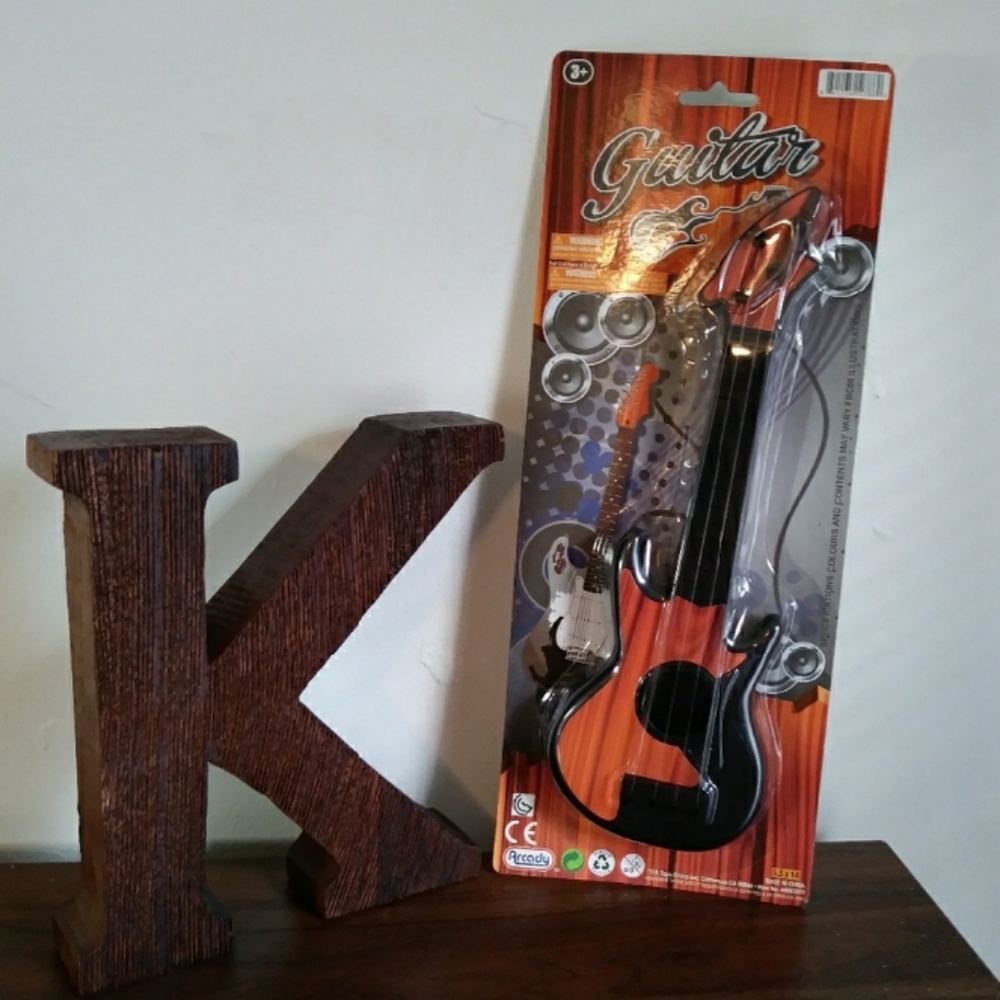 🎁3/$27🎁lovely mini guitar - Picture 2 of 5